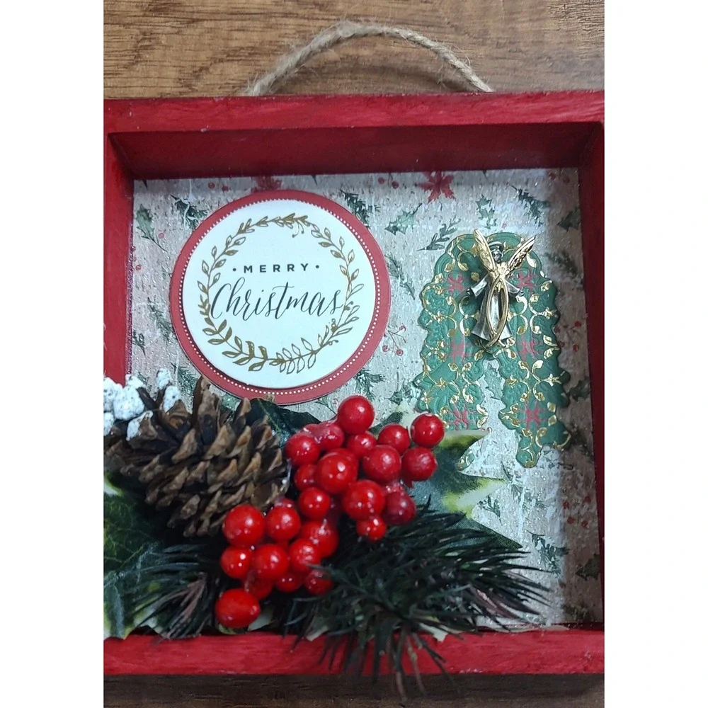 Handmade Diorama Christmas Ornament Shelf Sitter Sign Pinecone Holly Angel O1